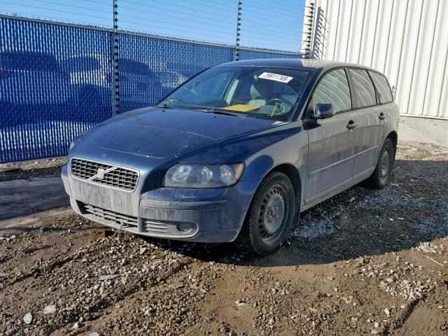 YV1MJ682852117290 - 2005 VOLVO V50 T5 BLUE photo 2