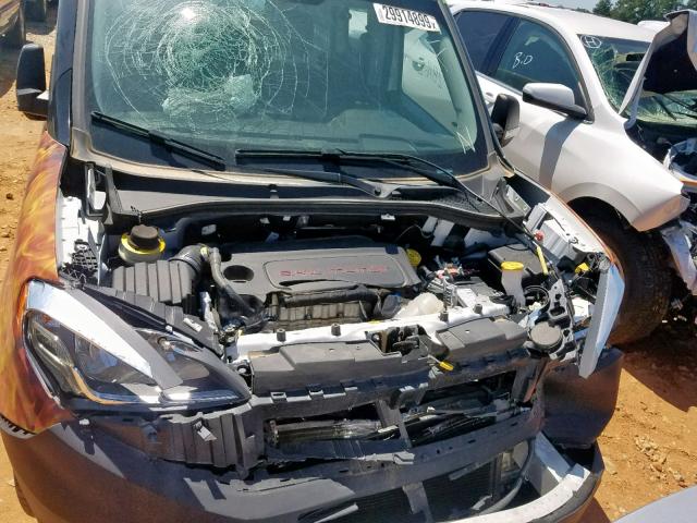 ZFBERFAB8H6G61014 - 2017 RAM PROMASTER 绿色 照片 9