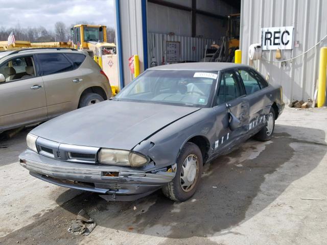 1G3HN53L5NH373681 - 1992 OLDSMOBILE 88 ROYALE GRAY photo 2