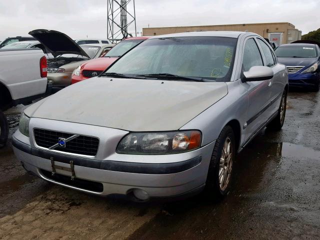 YV1RS61T932282185 - 2003 VOLVO S60 SILVER photo 2