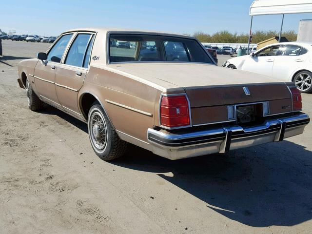 1G3AY69Y2CX125344 - 1982 OLDSMOBILE DELTA 88 R TWO TONE photo 3