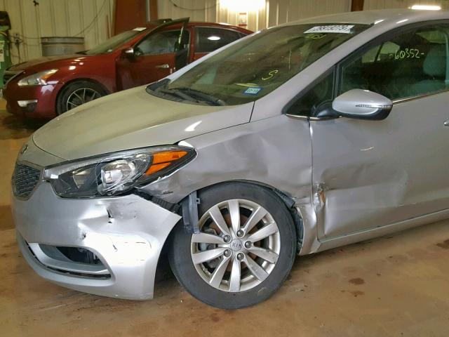 KNAFX4A83E5122151 - 2014 KIA FORTE EX SILVER photo 9