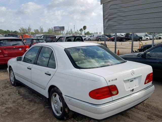 WDBJF72F0VA471014 - 1997 MERCEDES-BENZ E 420 WHITE photo 3