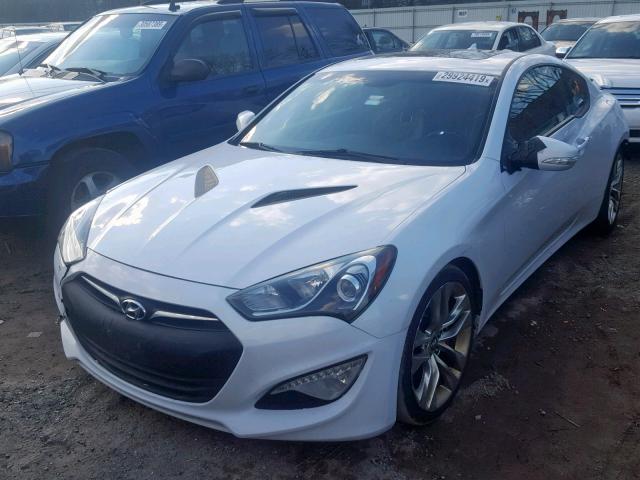 KMHHU6KJ5FU122799 - 2015 HYUNDAI GENESIS CO WHITE photo 2