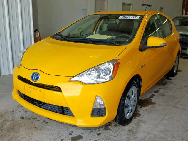 JTDKDTB3XE1061878 - 2014 TOYOTA PRIUS C YELLOW photo 2