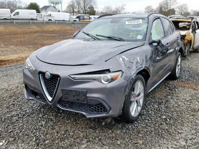 ZASFAKNN5J7B72953 - 2018 ALFA ROMEO STELVIO TI GRAY photo 2