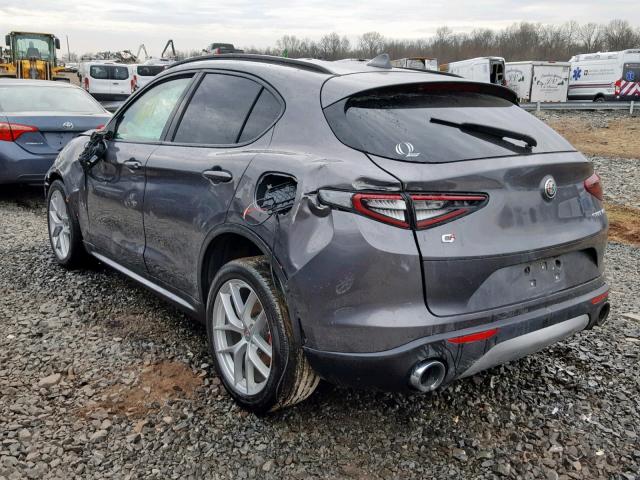 ZASFAKNN5J7B72953 - 2018 ALFA ROMEO STELVIO TI GRAY photo 3