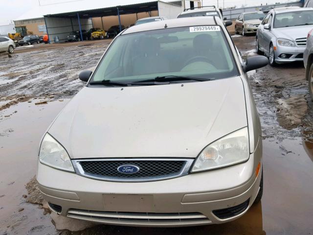 1FAHP34N17W247384 - 2007 FORD FOCUS ZX4 TAN photo 9