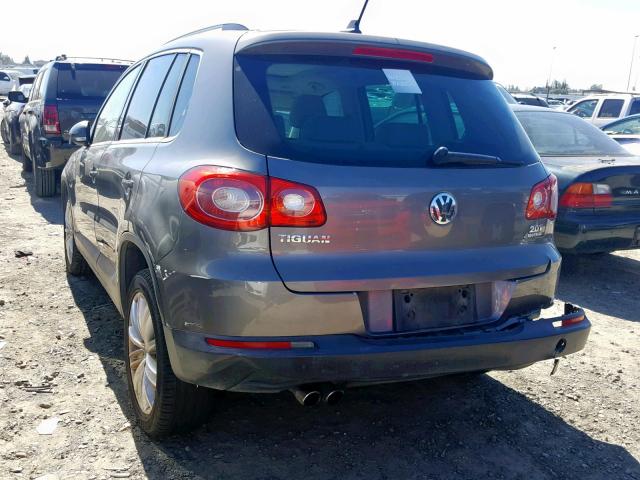 WVGBV95N09W001318 - 2009 VOLKSWAGEN TIGUAN SE GRAY photo 3