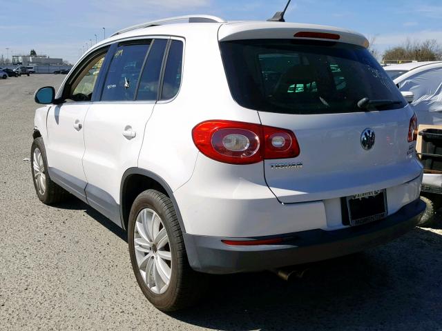 WVGBV75N69W530910 - 2009 VOLKSWAGEN TIGUAN SE WHITE photo 3