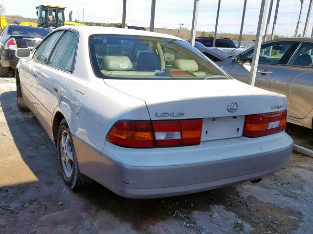 JT8BF22G4V0052749 - 1997 LEXUS ES 300 WHITE photo 3