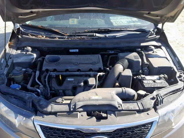 KNAFU4A22C5482853 - 2012 KIA FORTE EX CHARCOAL photo 7