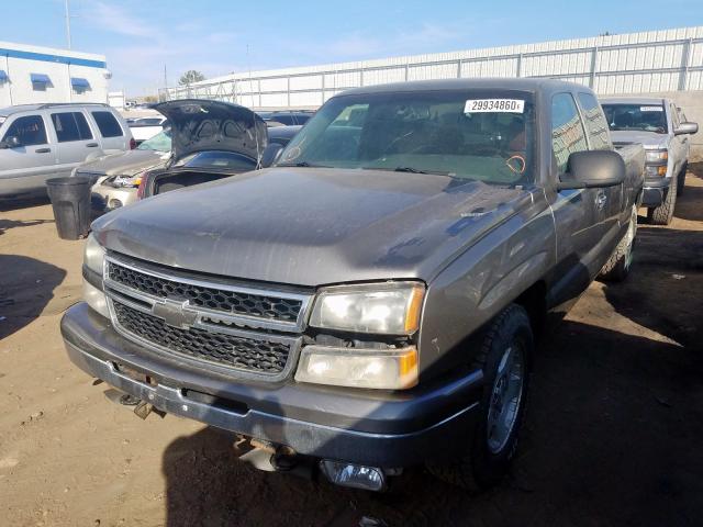 1GCEC19V16Z180675 - 2006 CHEVROLET SILVERADO C1500  photo 2