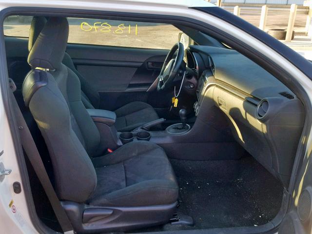 JTKJF5C77D3047497 - 2013 TOYOTA SCION TC WHITE photo 5