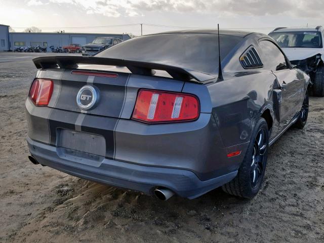 1ZVBP8CH9A5145821 - 2010 FORD MUSTANG GT GRAY photo 4