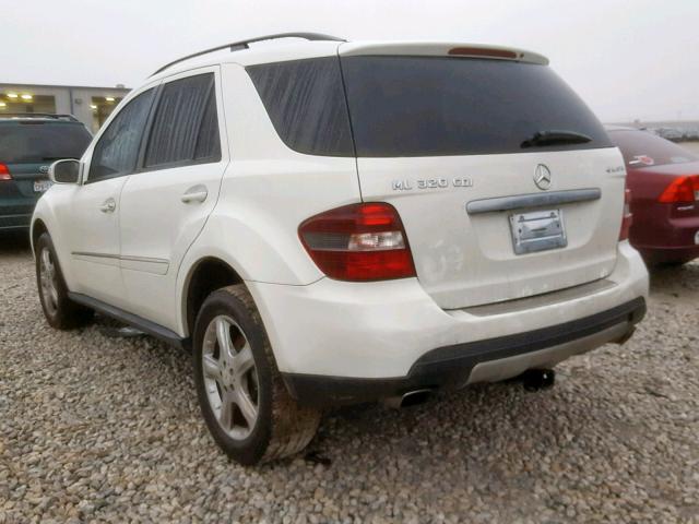 4JGBB22E48A364690 - 2008 MERCEDES-BENZ ML 320 CDI WHITE photo 3