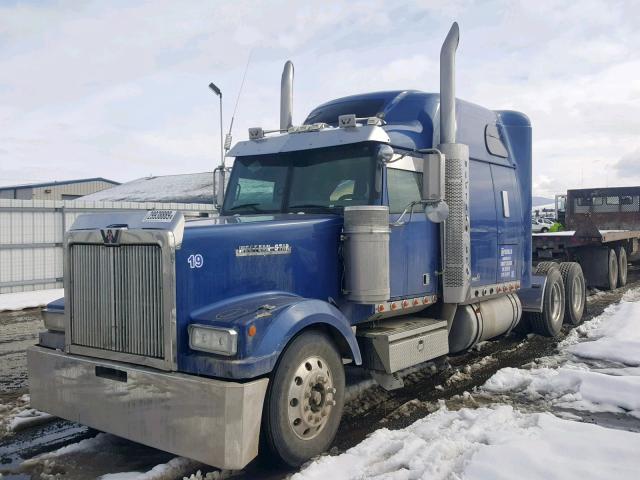 5KJJABAVX4PM67093 - 2004 WESTERN STAR/AUTO CAR CONVENTION BLUE photo 2