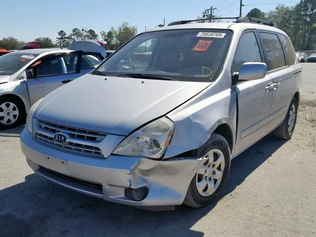 KNDMB133386203111 - 2008 KIA SEDONA SILVER photo 2