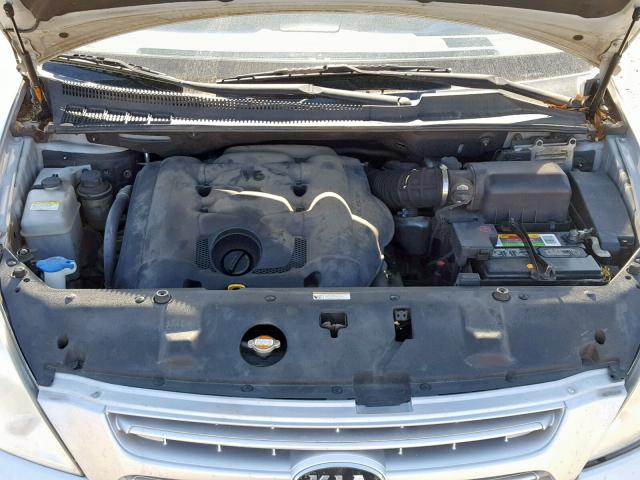 KNDMB133386203111 - 2008 KIA SEDONA SILVER photo 7