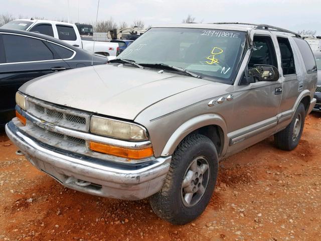 1GNDT13W9Y2337658 - 2000 CHEVROLET BLAZER GRAY photo 2