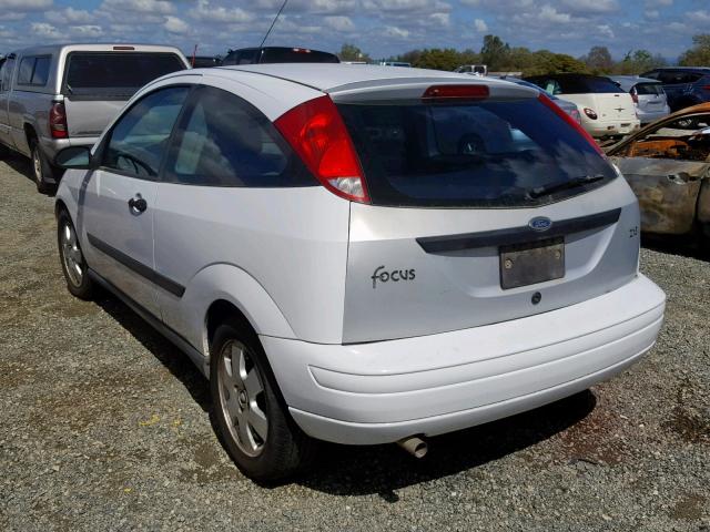 3FAFP31342R182987 - 2002 FORD FOCUS ZX3 WHITE photo 3