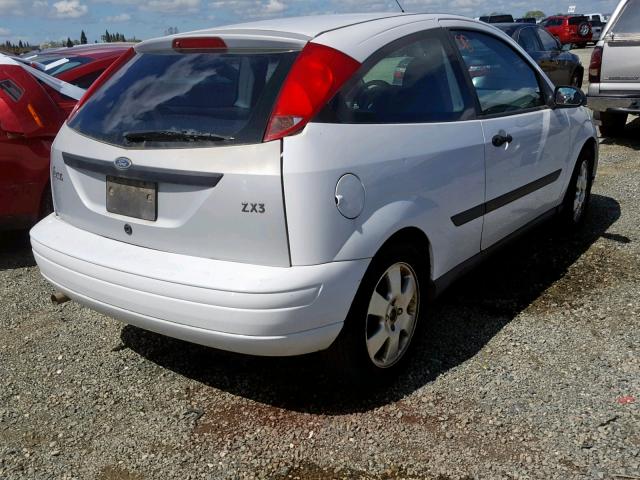 3FAFP31342R182987 - 2002 FORD FOCUS ZX3 WHITE photo 4