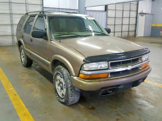 1GNDT13W42K208086 - 2002 CHEVROLET BLAZER BROWN photo 1