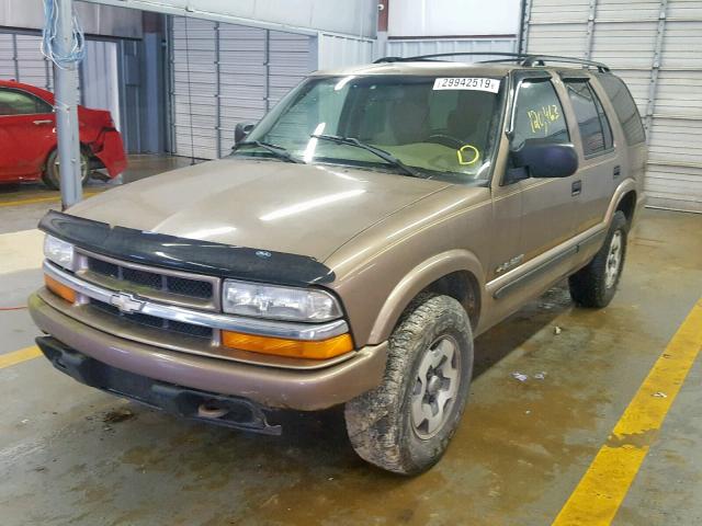 1GNDT13W42K208086 - 2002 CHEVROLET BLAZER BROWN photo 2