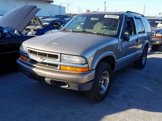 1GNCS13W62K143126 - 2002 CHEVROLET BLAZER BLACK photo 2