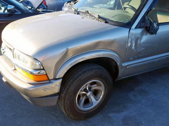 1GNCS13W62K143126 - 2002 CHEVROLET BLAZER BLACK photo 9