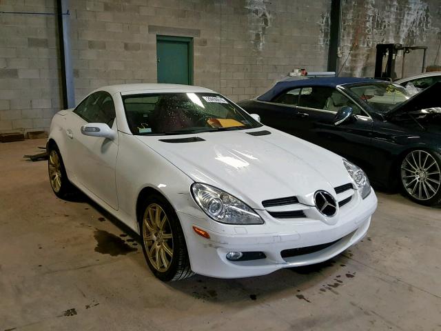 WDBWK56FX5F040067 - 2005 MERCEDES-BENZ SLK 350 WHITE photo 1