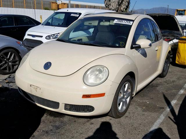 3VWRG31C97M509330 - 2007 VOLKSWAGEN NEW BEETLE კრემისფერი ფოტო 2