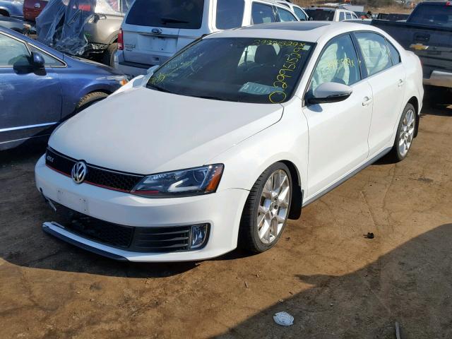 3VW4T7AJXFM315089 - 2015 VOLKSWAGEN JETTA GLI WHITE photo 2