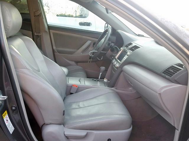 4T4BF3EK5BR204390 - 2011 TOYOTA CAMRY BASE GRAY photo 5