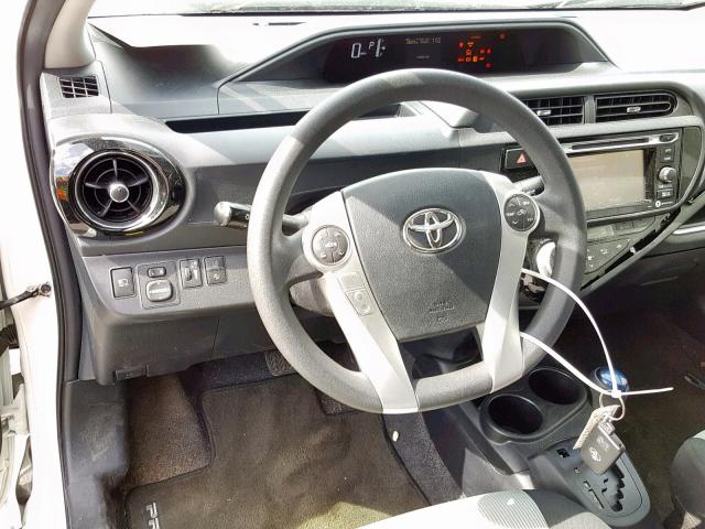 JTDKDTB31H1596229 - 2017 TOYOTA PRIUS C WHITE photo 9