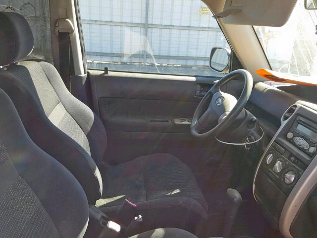 JTLKT324X54003753 - 2005 TOYOTA SCION XB BLACK photo 5
