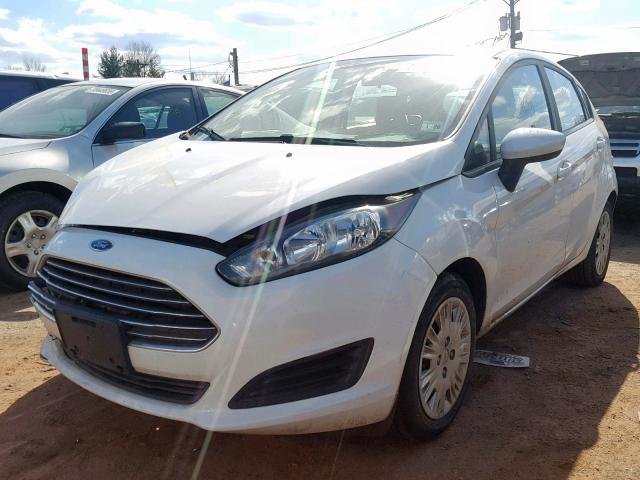 3FADP4TJ2FM222012 - 2015 FORD FIESTA S WHITE photo 2