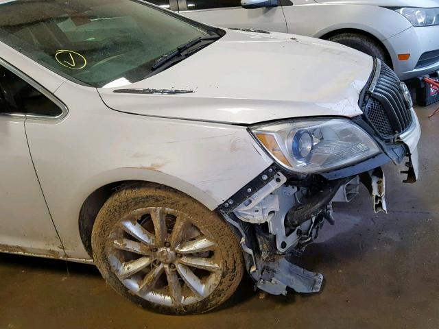 1G4PS5SK0E4130389 - 2014 BUICK VERANO WHITE photo 9