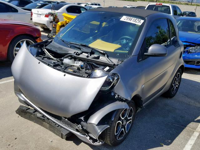 WMEFJ9BA6JK273419 - 2018 SMART FORTWO GRAY photo 2