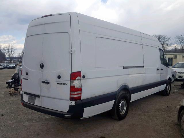 WD3PE8CC7D5770221 - 2013 MERCEDES-BENZ SPRINTER 2 WHITE photo 4