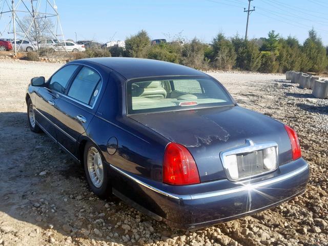 1LNHM81W2XY707844 - 1999 LINCOLN TOWN CAR E BLUE photo 3