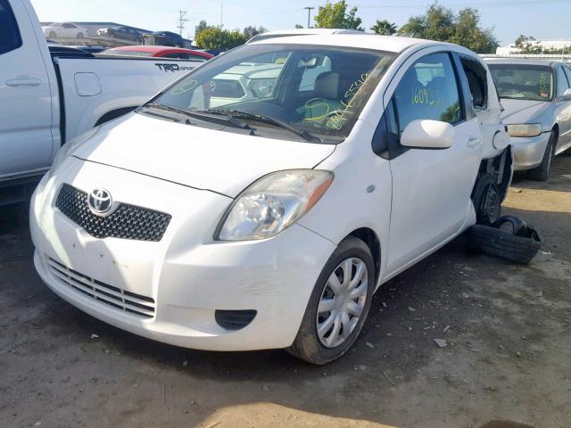 JTDJT923875123842 - 2007 TOYOTA YARIS WHITE photo 2