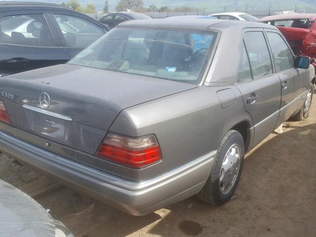 WDBEA32E6RC115001 - 1994 MERCEDES-BENZ E 320 GRAY photo 4