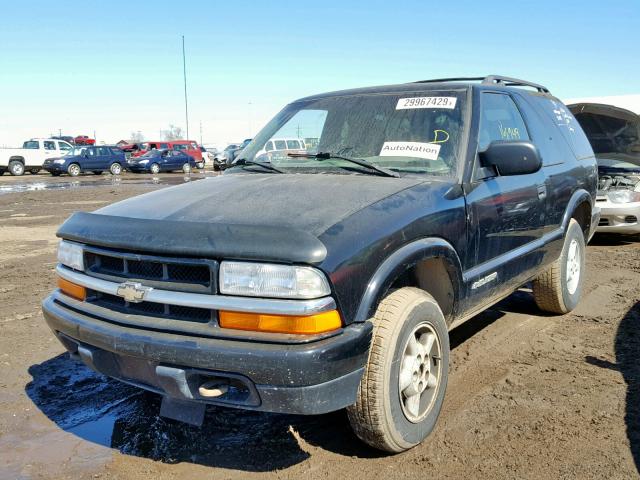 1GNCT18W7YK164548 - 2000 CHEVROLET BLAZER BLACK photo 2