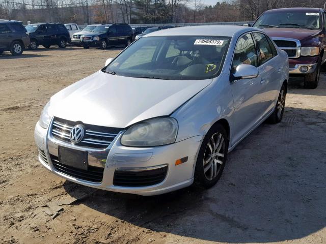 3VWRG71KX6M672680 - 2006 VOLKSWAGEN JETTA 2.5 SILVER photo 2