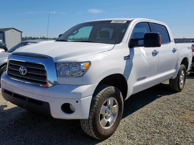 5TFDV58148X041442 - 2008 TOYOTA TUNDRA CRE WHITE photo 2