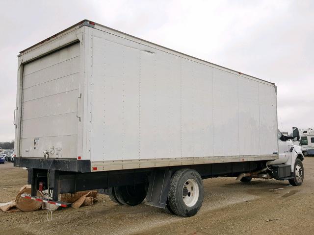 1FDNF6DC5HDB00963 - 2017 FORD F650 SUPER WHITE photo 4