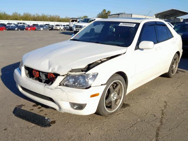 JTHBD192040092450 - 2004 LEXUS IS 300 WHITE photo 2