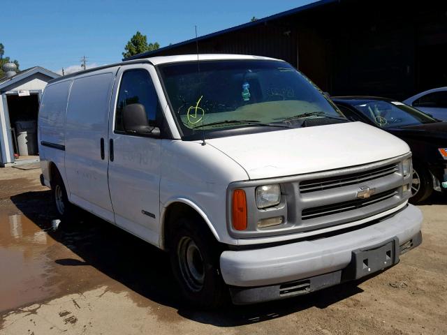 1GCFG15W021242017 - 2002 CHEVROLET EXPRESS G1 WHITE photo 1