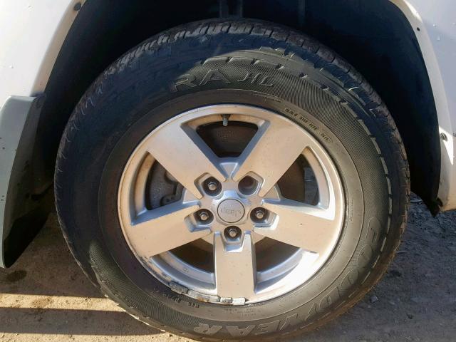 1J8HG48P57C601087 - 2007 JEEP COMMANDER WHITE photo 9